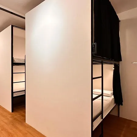 Puy-An, A Nomad Hostel